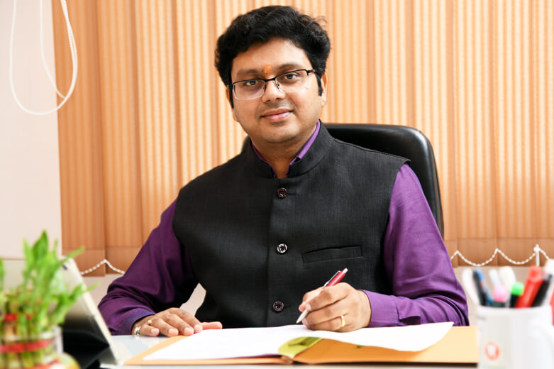 Dr. Aditya Kr. Sharma Registrar of TMU