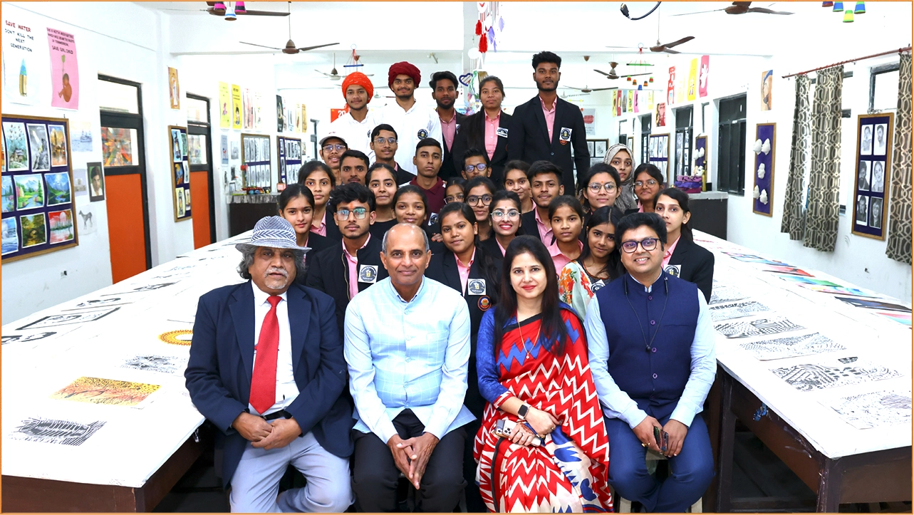 College of Fine Arts organised the 6th Annual Art Exhibition