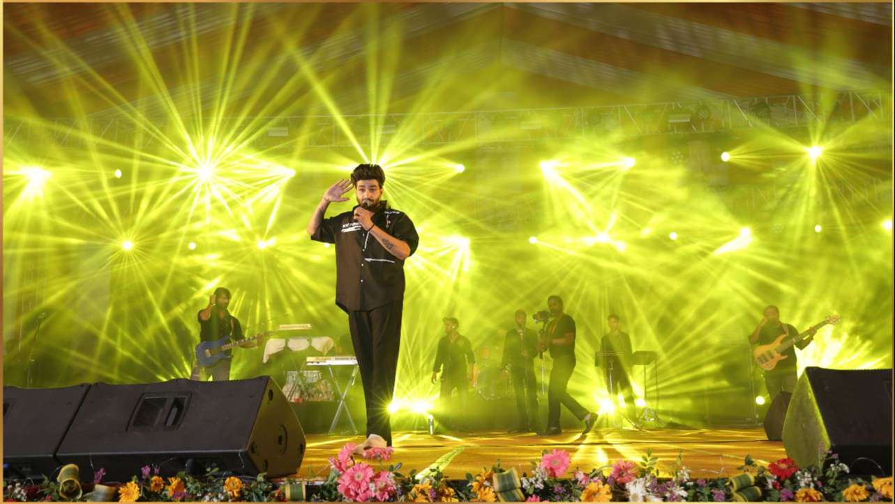 Rock-On: Guru Randhawa Live At TMU Star Night | TMU News