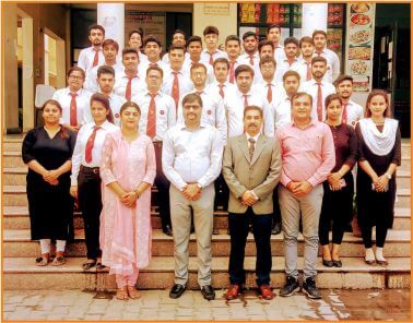 TMU students with faculty